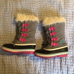 Kids sz 3 Sorel boots